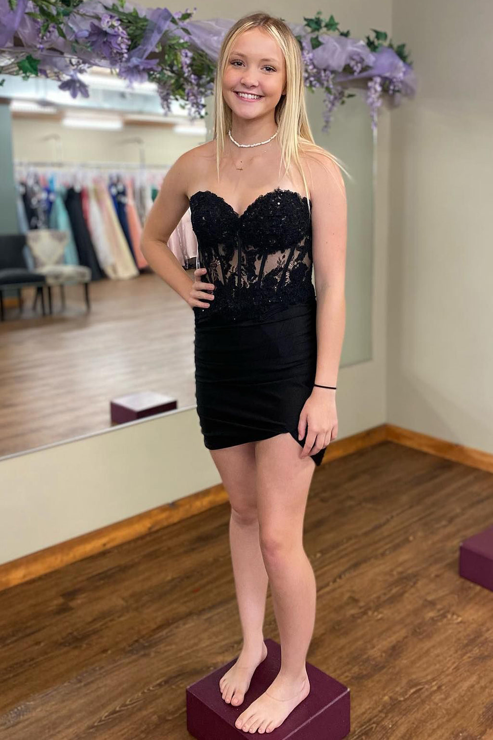 Black Strapless Appliques Sheath Homecoming Dress