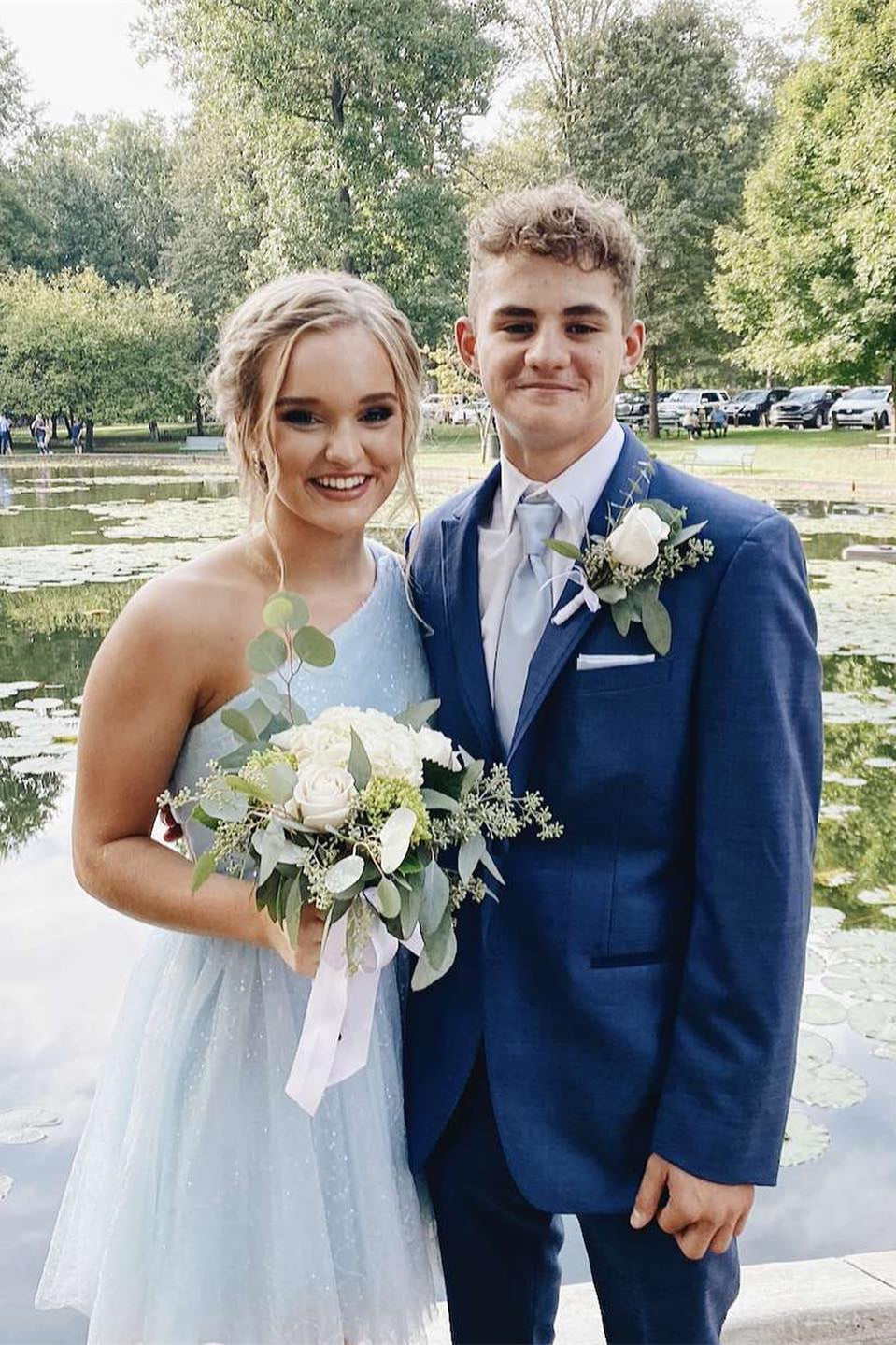 Classy Yellow One Shoulder Short Formal Gown with Beading