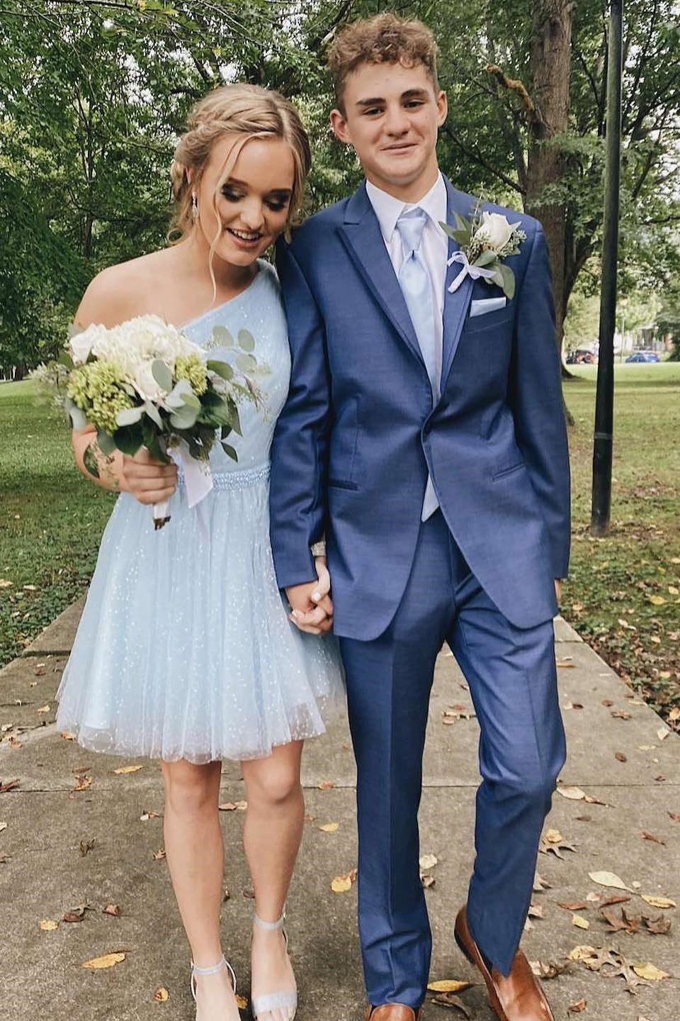 Classy Yellow One Shoulder Short Formal Gown with Beading