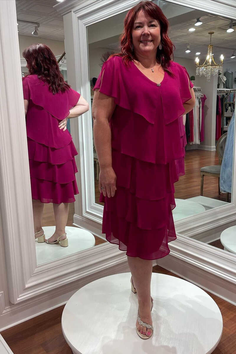 Multi-Tiered Magenta V-Neck Short Mother of the Bride Dress