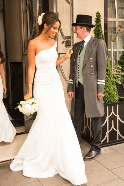 Gorgeous Strapless Mermaid Long White Bridesmaid Dress