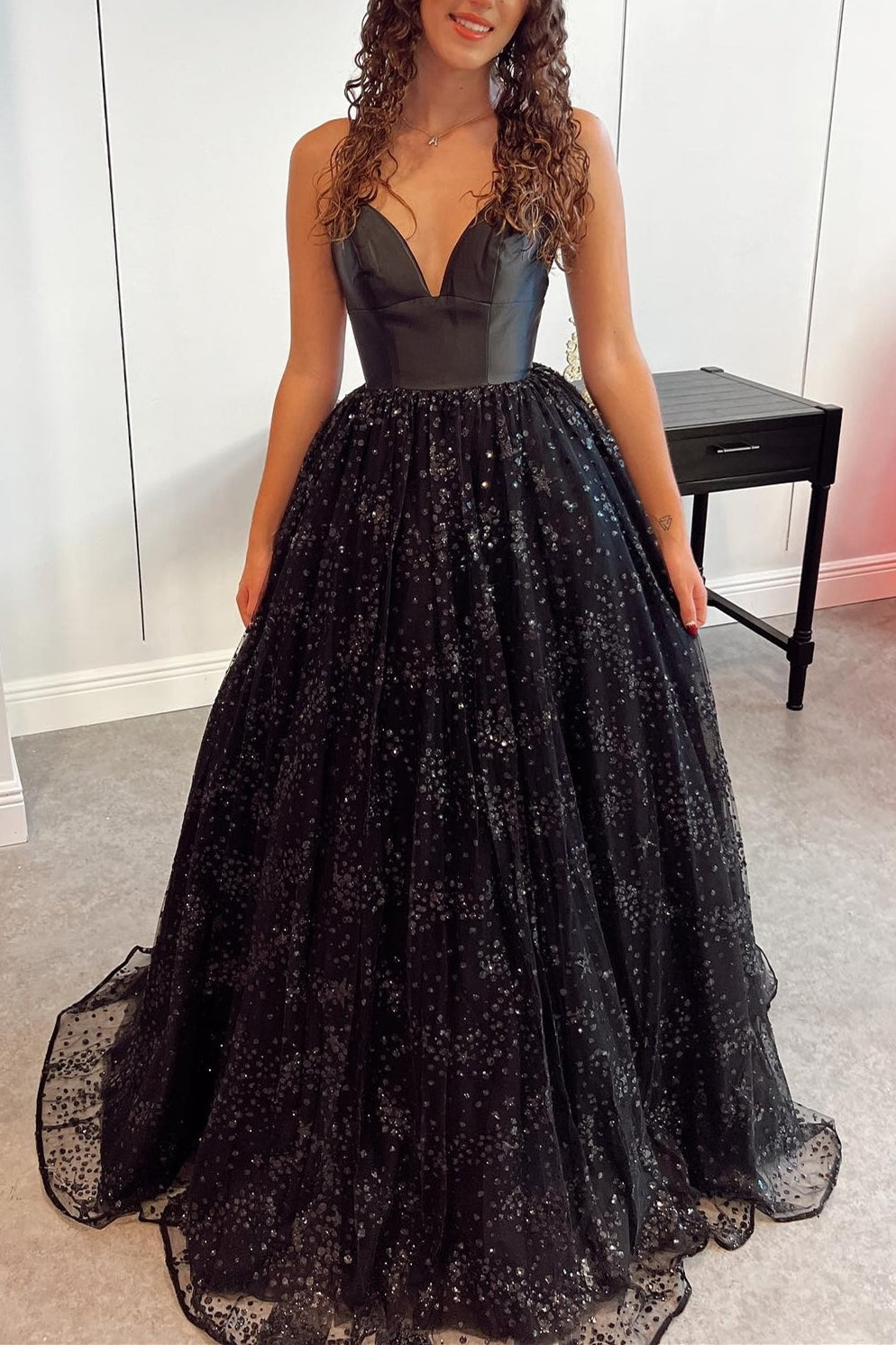 Black Empire A-line Tull Long Prom Dress